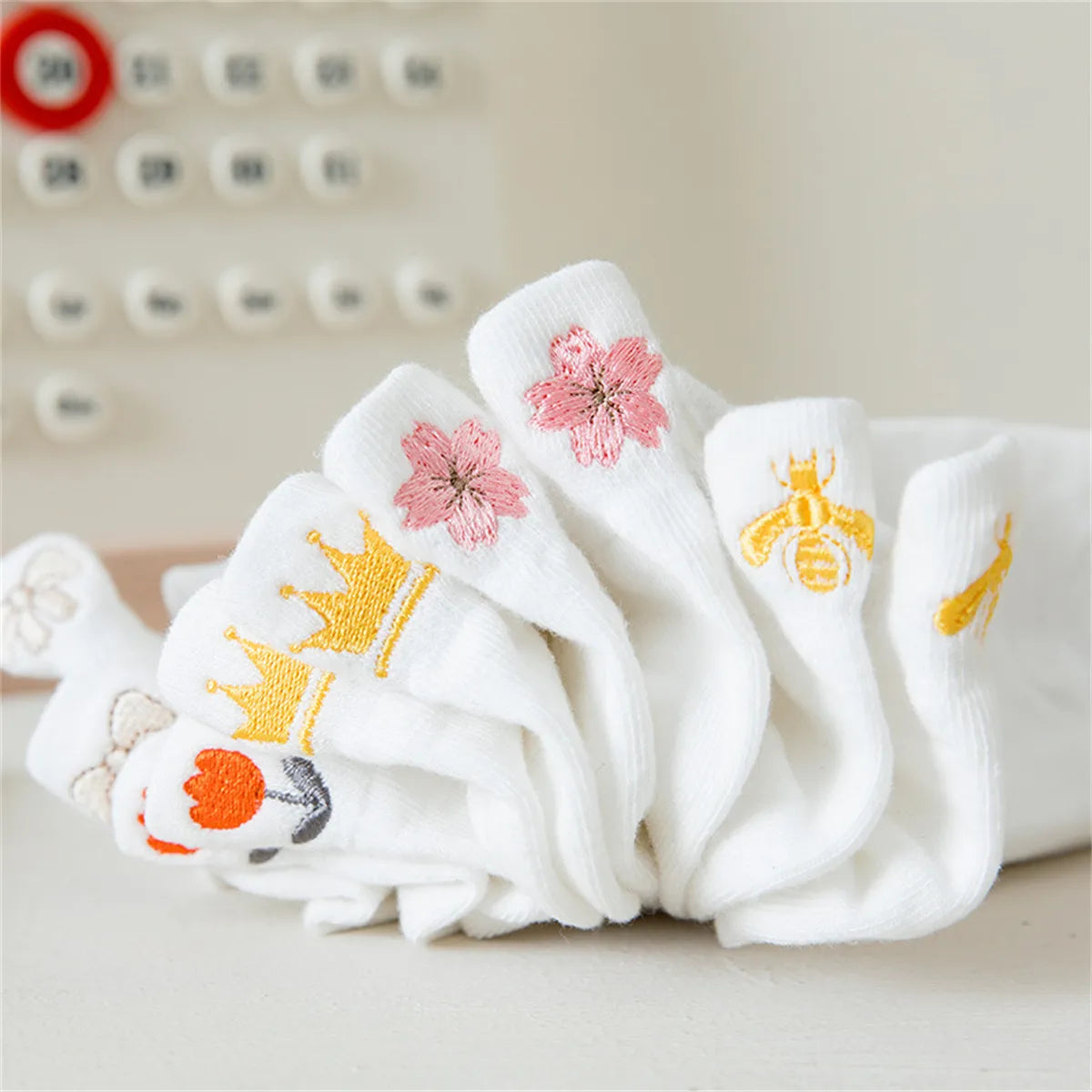 Combo Meias Brancas Corações - cada kit sai por R$99,96